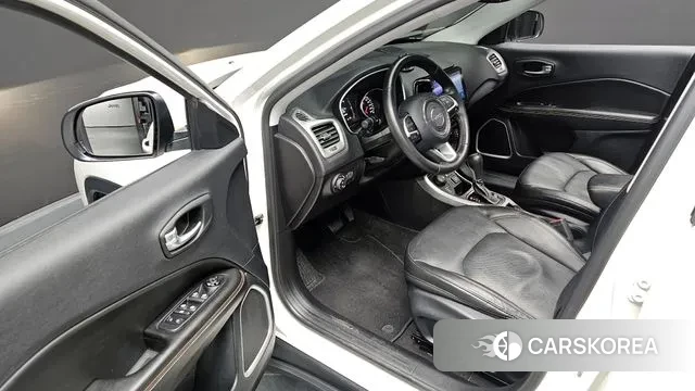 Jeep Compass 2nd Generation 2018 Белый из Кореи, фото 3