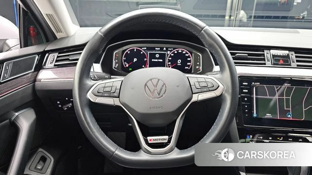 Volkswagen Passat GT (B8) 2022 Серебристо-серый из Кореи, фото 3
