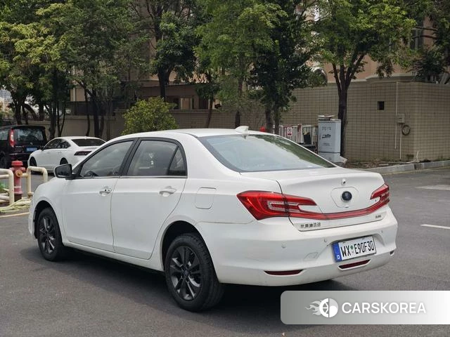 BYD Qin DM 2018 Белый из Китая, фото 3