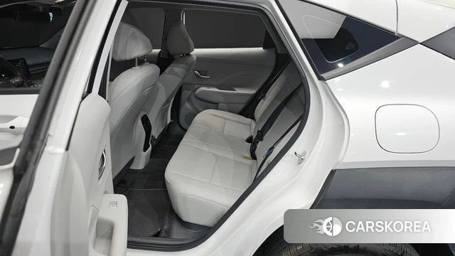 Hyundai Kona (SX2) 2024 Белый из Кореи, фото 3