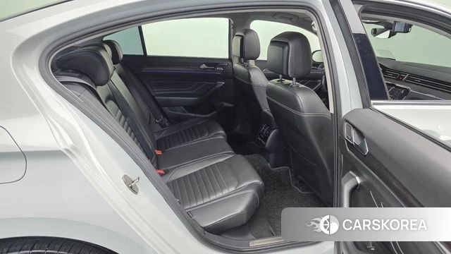 Volkswagen Passat GT (B8) 2021 Белый из Кореи, фото 3