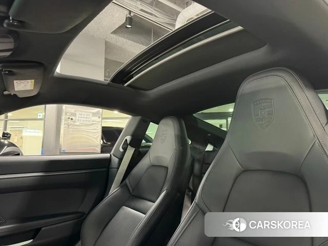 Porsche 911(992) 2024 Серебристо-серый из Кореи, фото 3