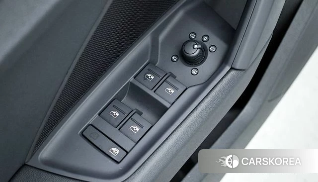 Audi A3 (8Y) 2023 Белый из Кореи, фото 3