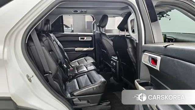 Ford Explorer 6th Generation 2022 Белый из Кореи, фото 3