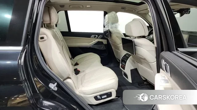 BMW X7 (G07) 2022 Черный из Кореи, фото 3