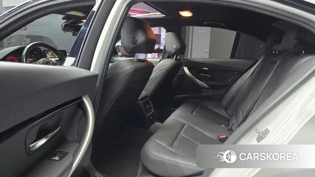 BMW 3 Series (F30) 2018 Белый из Кореи, фото 3