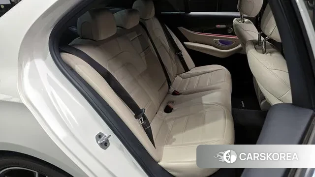 Mercedes-Benz E-Class W213 2018 Белый из Кореи, фото 3