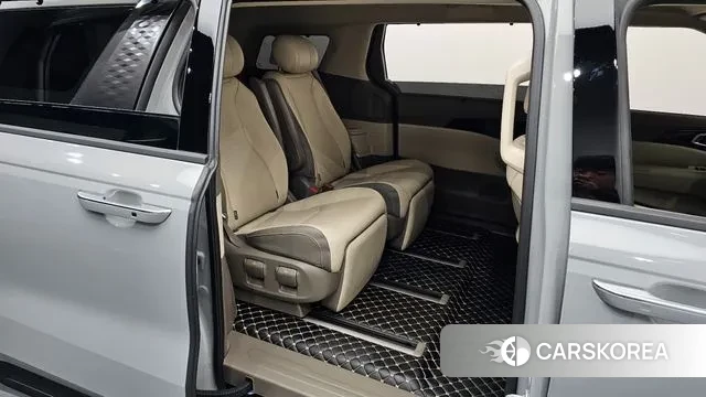 Kia The New Carnival 4th Generation 2024 Серебристо-серый из Кореи, фото 3