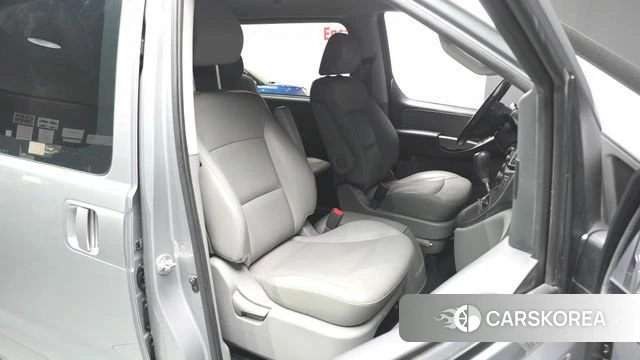 Hyundai The New Grand Starex 2020 Серебристо-серый из Кореи, фото 3