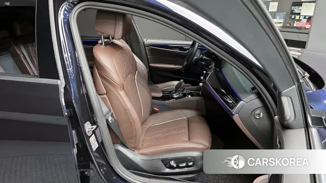 BMW 5 Series (G30) 2023 Черный из Кореи, фото 3