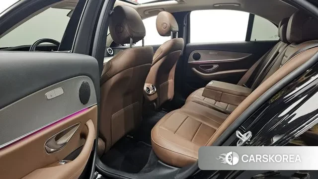 Mercedes-Benz E-Class W213 2018 Черный из Кореи, фото 3