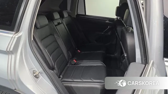 Volkswagen Tiguan second Generation 2018 Серебряный из Кореи, фото 3