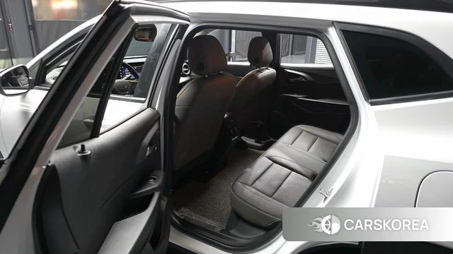 Chevrolet (GM Daewoo) Trax Crossover 2025 Белый из Кореи, фото 3