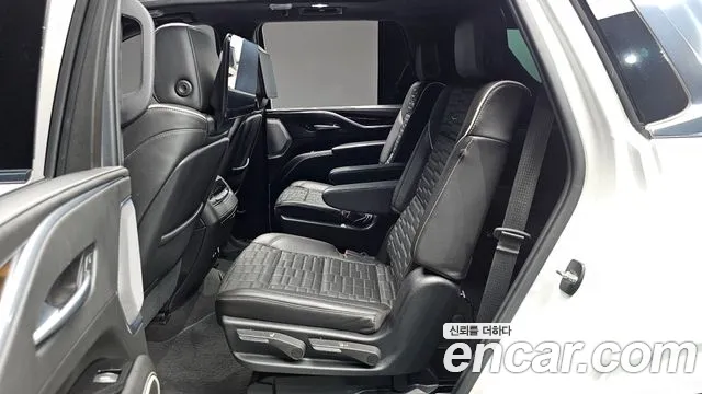 Cadillac Escalade 5th Generation 2021 Белый из Кореи, фото 3