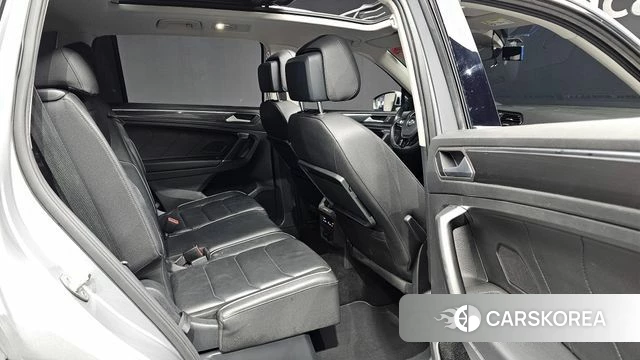 Volkswagen Tiguan Allspace 2020 Серебряный из Кореи, фото 3