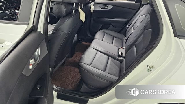 Kia The New K3 2nd generation 2021 Белый из Кореи, фото 3