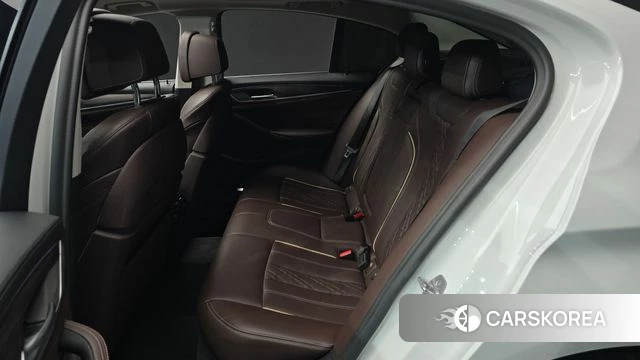BMW 5 Series (G30) 2020 Белый из Кореи, фото 3