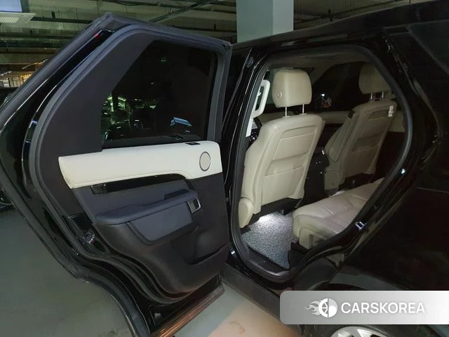 Land Rover Discovery 5 2018 Черный из Кореи, фото 3