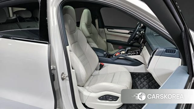 Porsche Cayenne (PO536) 2023 Серебристо-серый из Кореи, фото 3