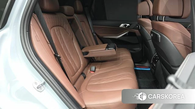 BMW X5 (G05) 2025 Светло-серебряный цвет из Кореи, фото 3