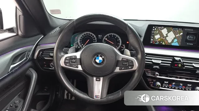 BMW 5 Series (G30) 2018 Белый из Кореи, фото 3