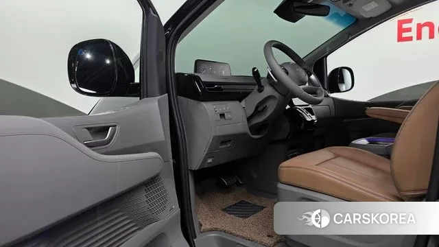 Hyundai Staria 2025 Черный из Кореи, фото 3