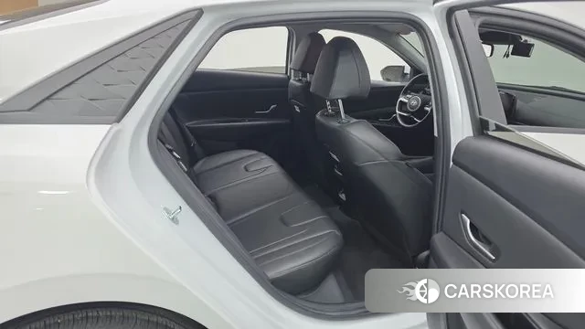 Hyundai The New Avante (CN7) 2024 Белый из Кореи, фото 3