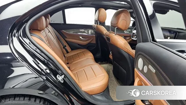 Mercedes-Benz E-Class W213 2019 Черный из Кореи, фото 3