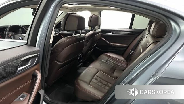 BMW 5 Series (G30) 2018 Серый из Кореи, фото 3