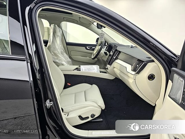 Volvo XC60 second Generation 2026 Черный из Кореи, фото 3