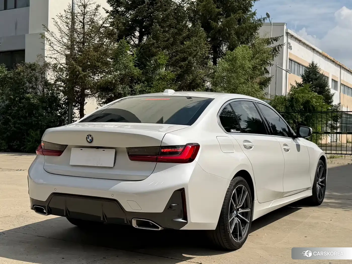 BMW 3 series 2023 Белый из Китая, фото 3