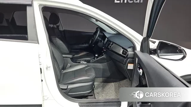 Kia Niro 2018 Белый из Кореи, фото 3