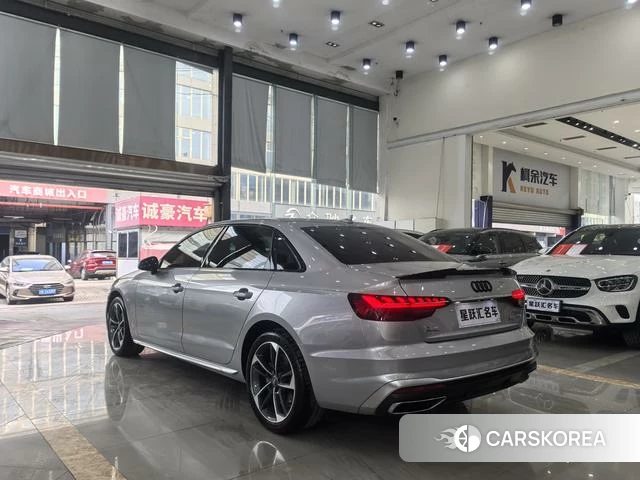 Audi A4L 2022 Серебристо-серый из Китая, фото 3