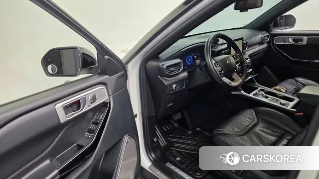 Ford Explorer 6th Generation 2022 Белый из Кореи, фото 3