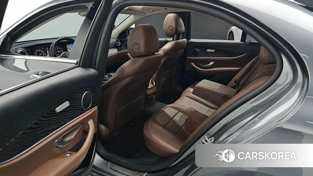 Mercedes-Benz E-Class W213 2019 Серый из Кореи, фото 3