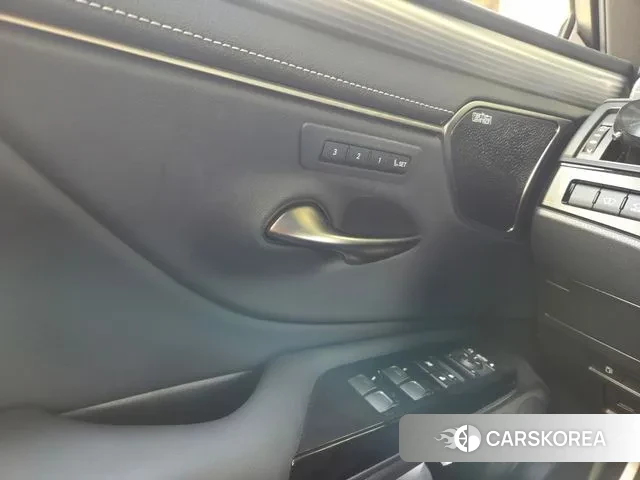 Lexus ES300h 7th generation 2021 Черный из Кореи, фото 3