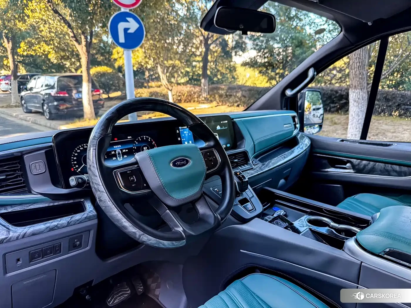 Ford Tourneo 2026 Черный из Китая, фото 3