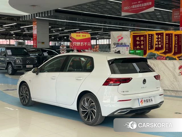 Volkswagen Golf 2023 Белый из Китая, фото 3