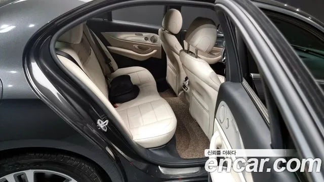 Mercedes-Benz E-Class W213 2021 Серый из Кореи, фото 3