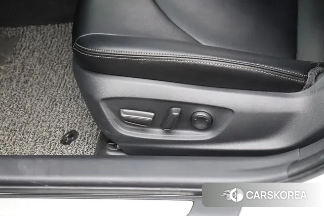 Toyota Camry (XV70) 2023 Белый из Кореи, фото 3