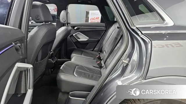 Audi Q3 (F3) 2023 Серый из Кореи, фото 3