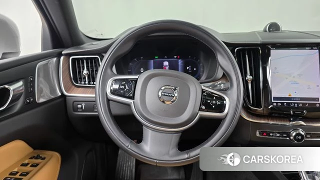 Volvo XC60 second Generation 2022 Белый из Кореи, фото 3