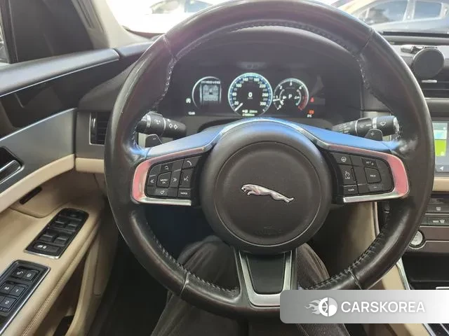 Jaguar XF (X260) 2018 Белый из Кореи, фото 3