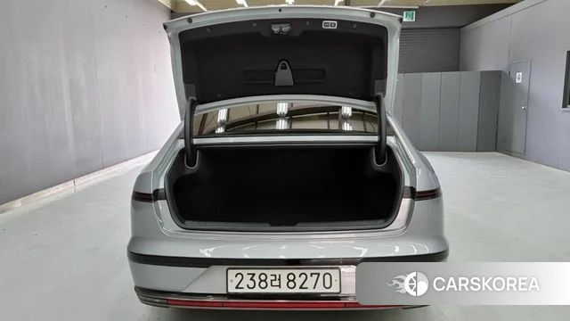 Hyundai Grandeur (GN7) 2022 Серебристо-серый из Кореи, фото 3