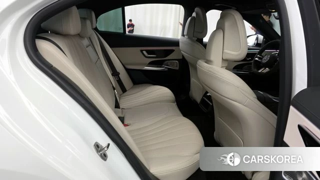 Mercedes-Benz E-Class W214 2025 Белый из Кореи, фото 3