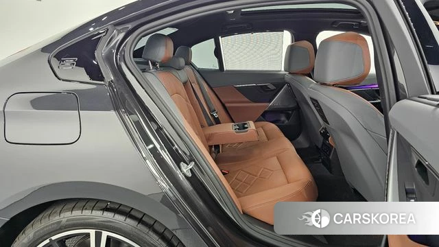 BMW 5 Series (G60) 2025 Серый из Кореи, фото 3