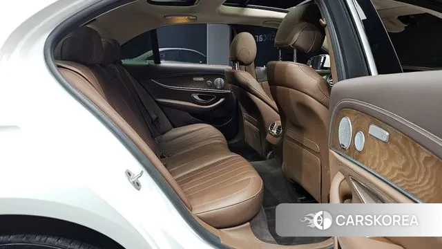 Mercedes-Benz E-Class W213 2019 Белый из Кореи, фото 3