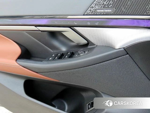 BMW 5 Series (G60) 2024 Белый из Кореи, фото 3