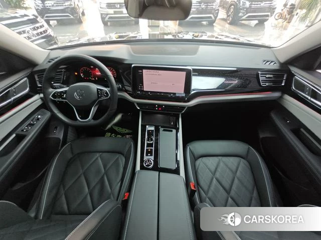 Volkswagen Tourang 2024 Черный из Китая, фото 3