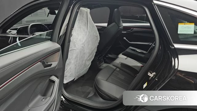 Audi A6 (C9) 2026 Черный из Кореи, фото 3